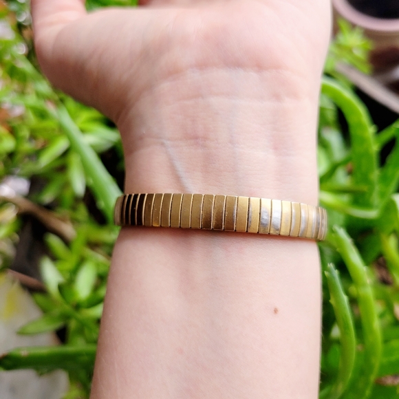 Vintage Timex Indiglo Stretch Watch - Picture 7 of 9